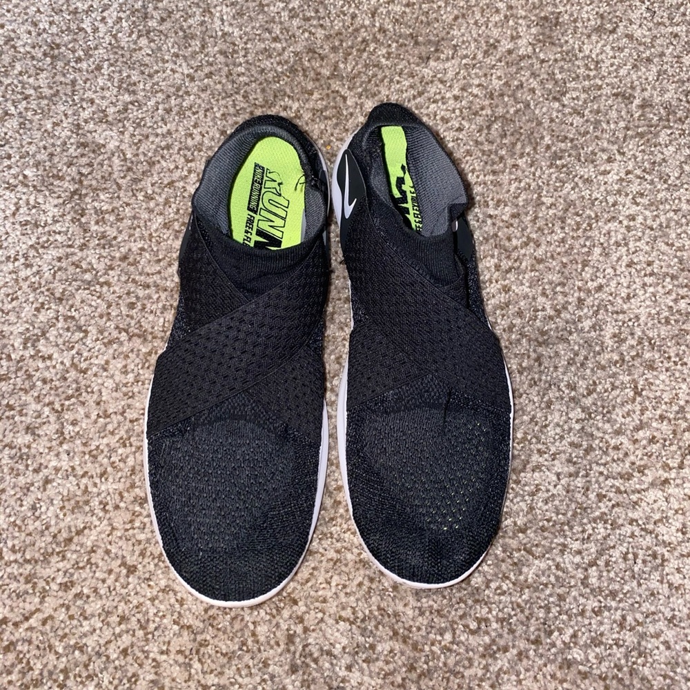 Black Nike Free